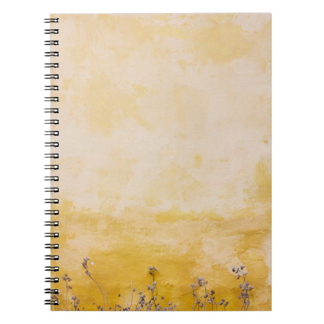 Caderno Espiral Flores ao lado da parede amarela (Frente)