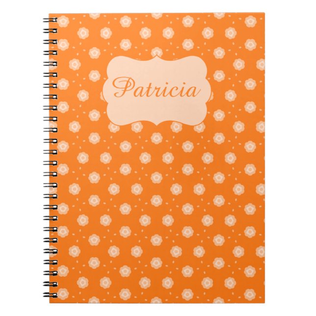 Caderno Espiral Flores de Bege Suave em Tom de Pêssego sobre Fundo (Frente)