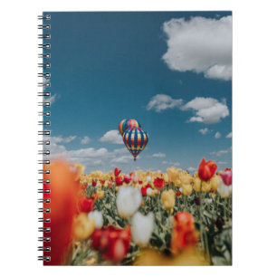 Caderno Espiral Flores de tulipas amarelas e vermelhas sob balão