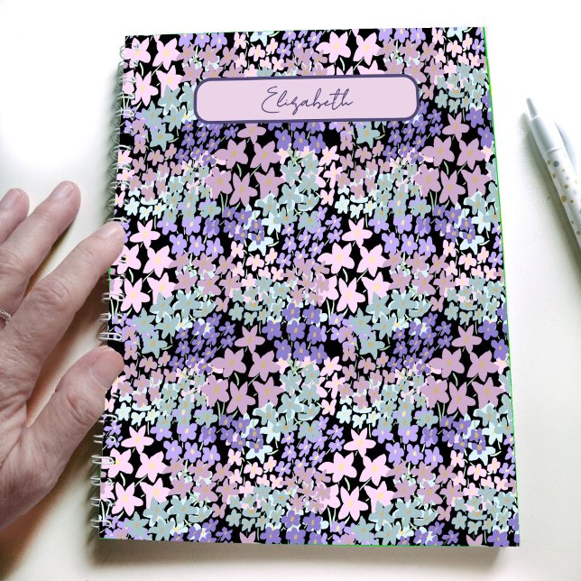 Caderno Espiral Flores Rosa e Roxo Divertidas com Nome Personaliza (Criador carregado)