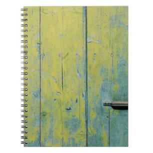 Caderno Espiral Foto aproximada de conselho de madeira amarela e l