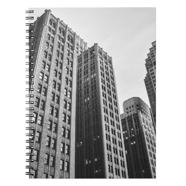 CADERNO ESPIRAL FOTOGRAFIA DE GRAYSCALE BAIXA DO EDIFÍCIO DE ALTO  (Frente)