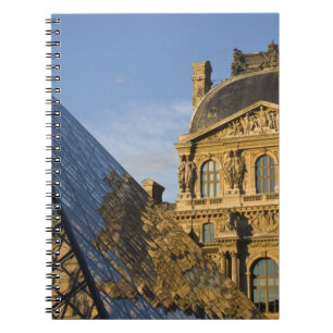 Caderno Espiral França, Paris, Museu do Louvre e a Pirâmide,