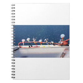 Caderno Espiral Fubby's die een lijn lieren van een Zeilboot.