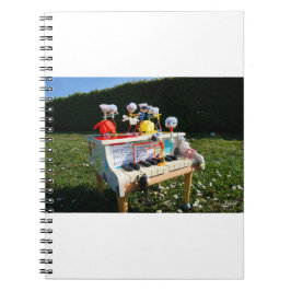 Caderno Espiral Fubby's op piano die muziek maken en dansen.