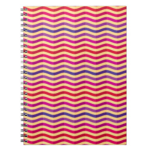 Caderno Espiral Fundo com as listras em 3 retros