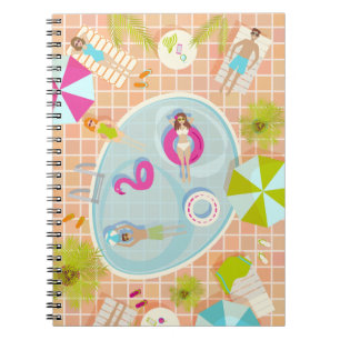 Caderno Espiral Garotas de biquíni e rapazes jogando jogo de pisci