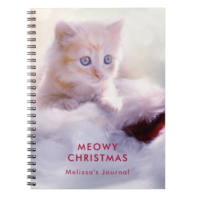 Caderno Espiral Gatinho Bonito Descansando em um Papai Noel Feliz  (Frente)