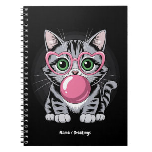 Caderno Espiral Gatinho Fofinho Comendo Chiclete e Fazendo Bolha E
