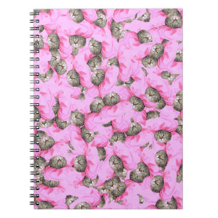 Caderno Espiral Gato Fofo em um Padrão de Gorro Rosa Aleatório