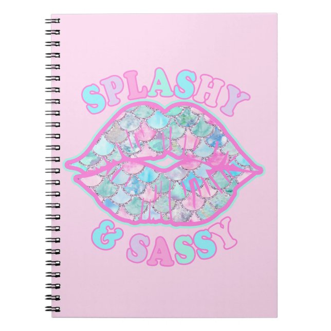 Caderno Espiral Girly Splashy e Sassy Turquoise Rosa Sassy Kiss (Frente)