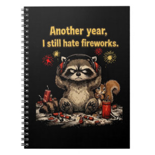 Caderno Espiral Guaxinim Mal-Humorado Odeia Fogos de Artifício Eng