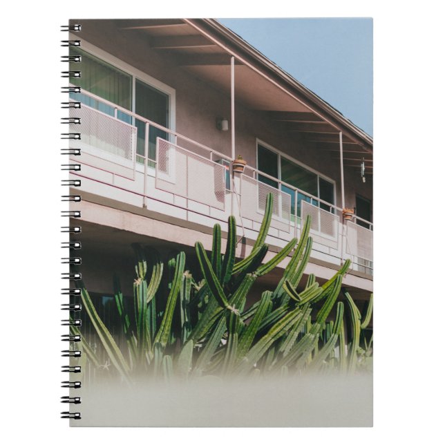 CADERNO ESPIRAL INSTALAÇÃO DE CABEÇA VERDE PERTO DA CONSTRUÇÃO (Frente)