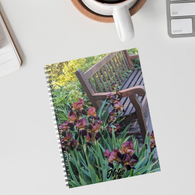 Caderno Espiral Iris Blooms e Garden Park Bench Floral (In Situ)