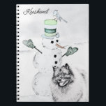 Caderno Espiral Keeshond Christmas Snowman Pinting Art<br><div class="desc">Retrato original de Cachorro Snowman de Natal Keeshond. Especializamo-nos em arte original engraçada e engraçada. Comprar isto para si próprio ou como um presente excelente para os teus amigos de Keeshond. Seja criativo - clique em PERSONALIZAR para adicionar/remover/alterar texto, redimensionar a imagem, alterar as cores ou qualquer outra coisa que...</div>