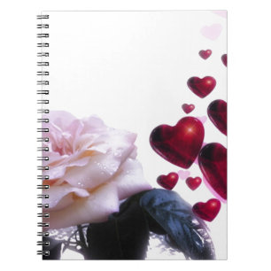 Caderno Espiral koi romântico dos corações do coração das videiras