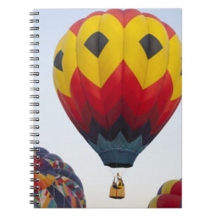 Caderno Espiral Lançando balões de ar quente