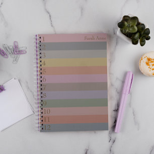 Caderno Espiral Linhas de Pastel com Grandes Números Dourados