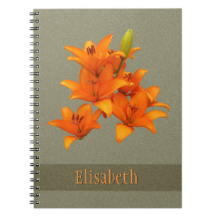 Caderno Espiral Lírios alaranjados do jardim da foto da flor algu