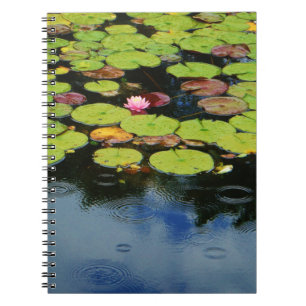 Caderno Espiral Lótus rosa na chuva