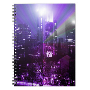 Caderno Espiral Luzes da cidade de Frankfurt am Main - roxo