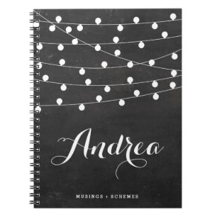 Caderno Espiral Luzes de cordas brancas no quadro personalizado