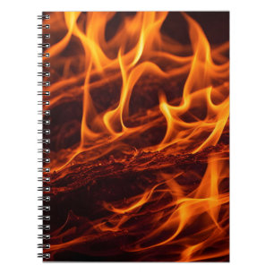 Caderno Espiral macro de chama de incêndio na lareira