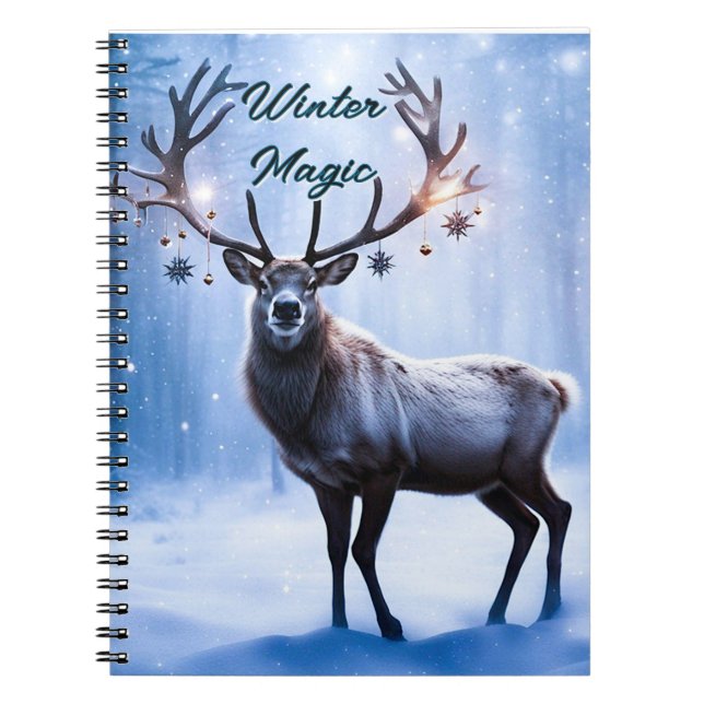 Caderno Espiral Mágica de inverno - Reindeer na Floresta Mágica (Frente)
