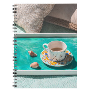 Caderno Espiral Mata branca de cerâmica no tabuleiro de serviço br