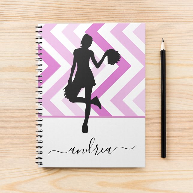 Caderno Espiral Menina Moderna Anima Rosa Cheerleader Cor-de-Rosa  (Criador carregado)