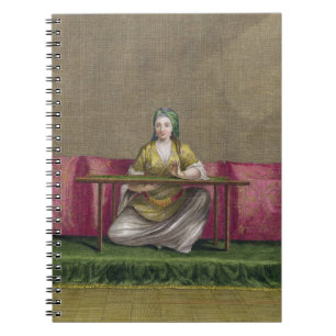 Caderno Espiral Menina turca, bordando, século XVIII (engravin