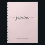 Caderno Espiral Minimalista Script de Nome Monograma Feminino Rosa<br><div class="desc">Caderno personalizado minimalista feminino cor-de-rosa com monograma do nome, assinatura em script. Estes desenhos apresentam seu primeiro nome em uma linda tipografia de letra manuscrita com cauda ornamentada, com o nome completo no modelo sobre um fundo rosa pastel ou rosa claro. São fáceis de personalizar e podem ser usados como...</div>