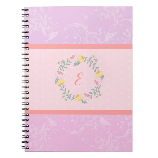 Caderno Espiral Moça Pastel Rosa e Monograma Floral de Lavanda (Frente)