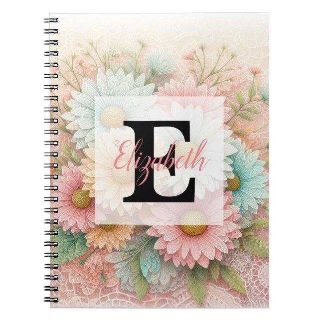 Caderno Espiral Monogram lace floral pink white blue daisies  (Frente)