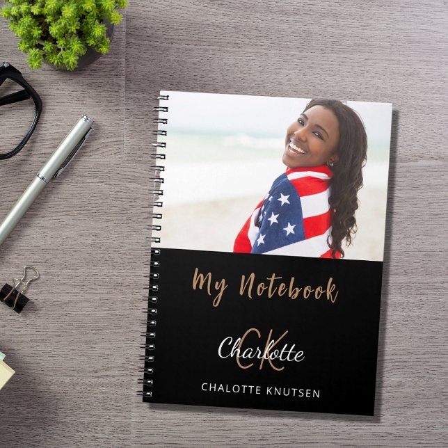 Caderno Espiral Monograma branco preto fotográfico (Criador carregado)