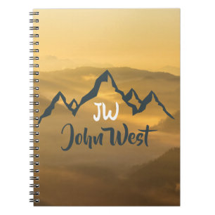 Caderno Espiral monograma de montanhas personalizável do nascer do