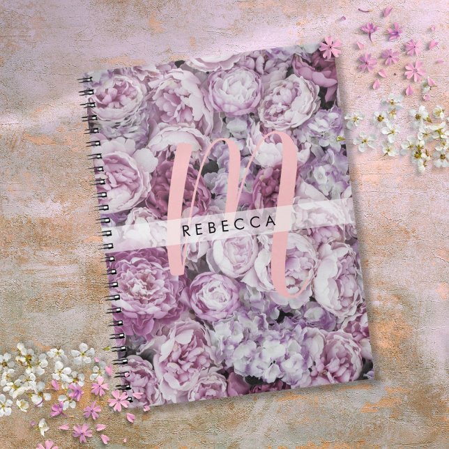 Caderno Espiral Monograma de Script Rosa Floral Floral, Rosa de Pe (Peony Roses Floral Pink Script Monogram Notebook)
