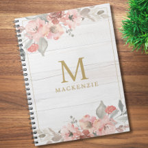 Monograma Floral Rosa em Aquarela em Madeira Rústi