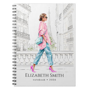 Caderno Espiral Mulher Elegante de Moda Caminhando