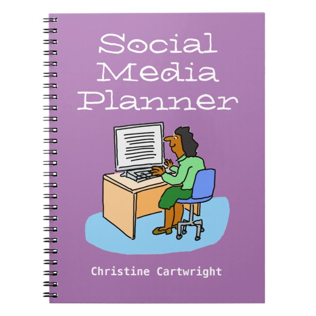 Caderno Espiral Mulher trabalhando com mídias sociais no computado (Frente)