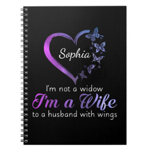 Caderno Espiral Não sou uma viúva. Sou uma esposa de um marido com