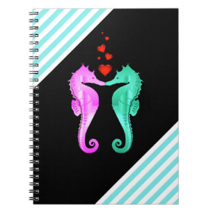 Caderno Espiral Náutico aqua/rosa/cavalos marinhos beijando cora