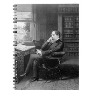 Caderno Espiral No Estudo de Charles Dickens