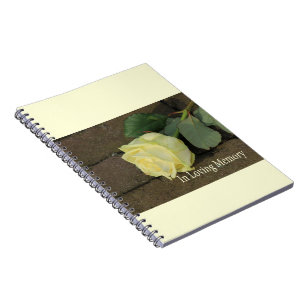 Caderno Espiral No livro de convidados da Memória de Adortos