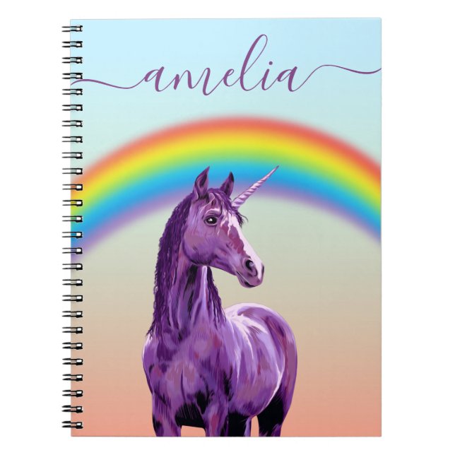 Caderno Espiral Nome da Caligrafia Bonito Roxo Unicorn e Rainbow (Frente)