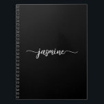 Caderno Espiral Nome de monograma de letra moderna preta feminina<br><div class="desc">Caderno espiral de letra moderna simples e feminina com monograma preto. Este design minimalista de cor simples apresenta seu primeiro nome em uma linda tipografia de letra manuscrita com rabiscos brancos sobre um fundo preto e é fácil de personalizar. Ótimo presente personalizado feminino para festa de aniversário, festa de 16...</div>