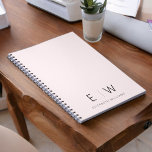 Caderno Espiral Nome do Monograma Mínimalista Moderno Elegante Cor<br><div class="desc">Eleve sua experiência de anotação com nosso notebook clássico Elegante moderno minimalista de monograma. Este notebook meticulosamente projetado combina perfeitamente a sofisticação do eterno com o minimalismo contemporâneo, fazer-o o companheiro perfeito para o trabalho, a escola ou o jornalismo pessoal. Feito com precisão e atenção aos detalhes, este notebook é...</div>