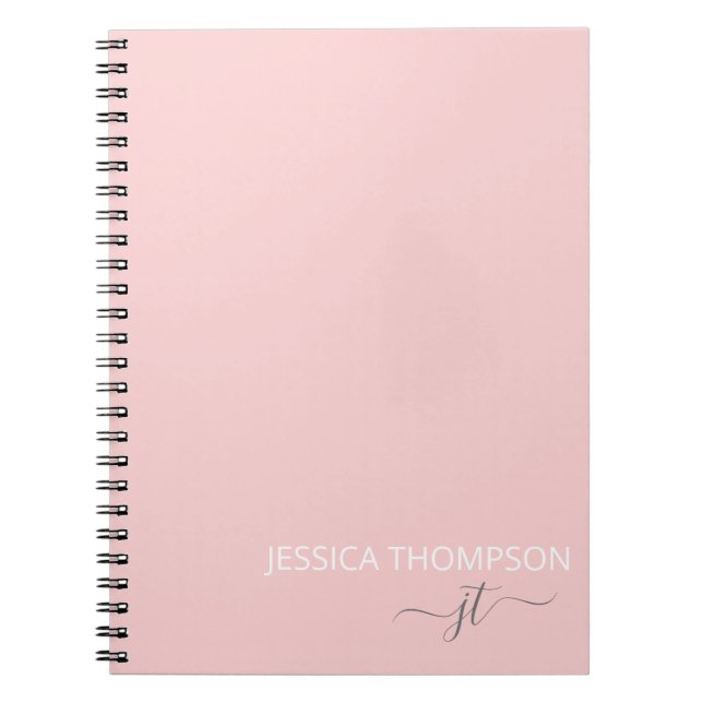 Caderno Espiral Nome Monograma Feminino de Letra Simples Rosa Clar (Frente)