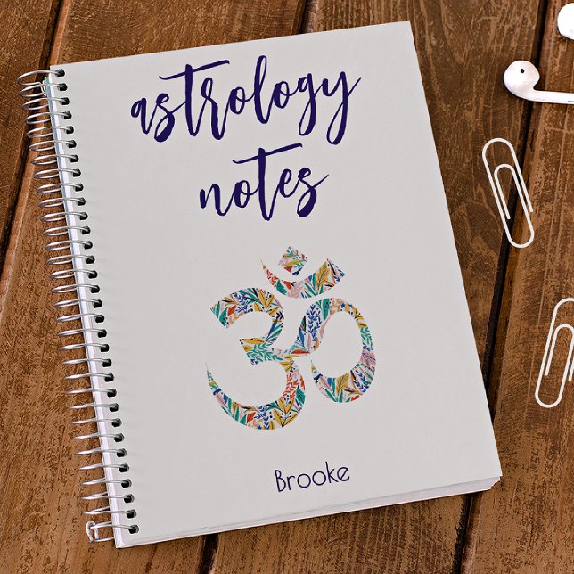 Caderno Espiral Nome, Símbolo de Om Botânico Colorido Notebook (Criador carregado)