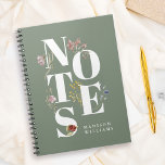 Caderno Espiral Notas Florais de Flores Selvagens de Aquarelas Per<br><div class="desc">A tipografia serifônica certeira organizada em um layout artístico expõe as notas em letras grandes e brancas em um fundo verde-sábio contrastante. Flores silvestres de cor aquática sem cuidado dançam entre as letras e acrescentam apelo feminino a esta design. Um modelo de texto é incluído para personalizar com seu nome...</div>